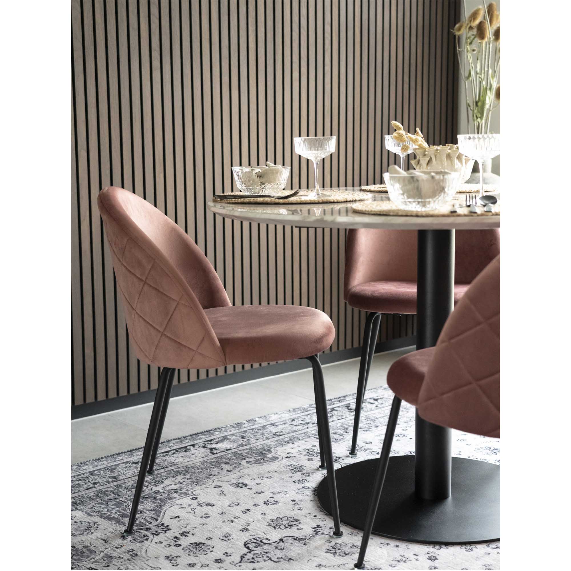 Geneve Spisebordsstol i Rosa med sorte ben - Nordisk stil